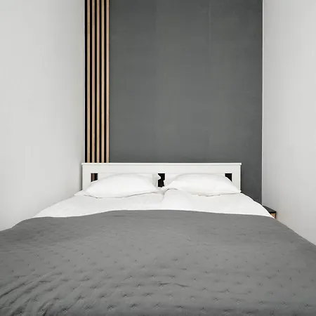 Praktyczne Blisko Centrum Wroclawia By Renters Apartman